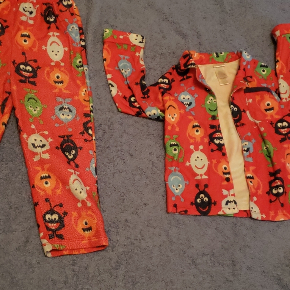 Gently loved pj's
